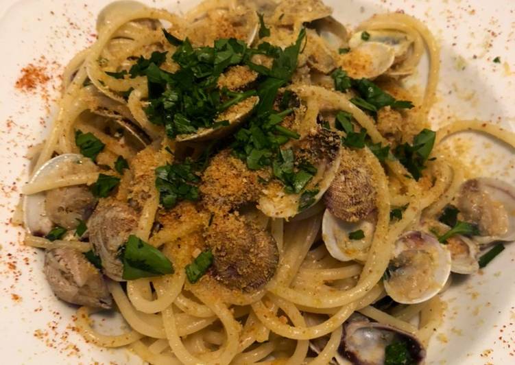 Steps to Prepare Any-night-of-the-week Spaghetti con le vongole e bottarga di muggine