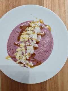 A picture of Berry smoothie bowl.