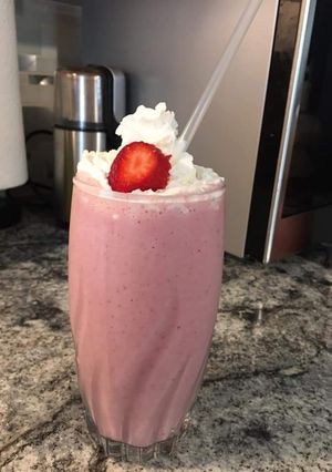 A picture of Strawberry Shake.