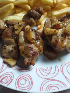 Una foto de Costillas al ajillo