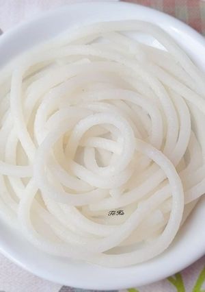Hình của món Làm sợi Bánh Canh.