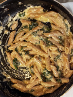 A picture of Spinach Penne Alfredo.