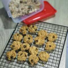 A picture of Muesli cookies.