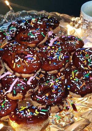 A picture of Donuts.
