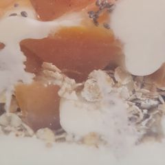 Vegan apple overnight oats A picture of Vegan apple overnight oats.