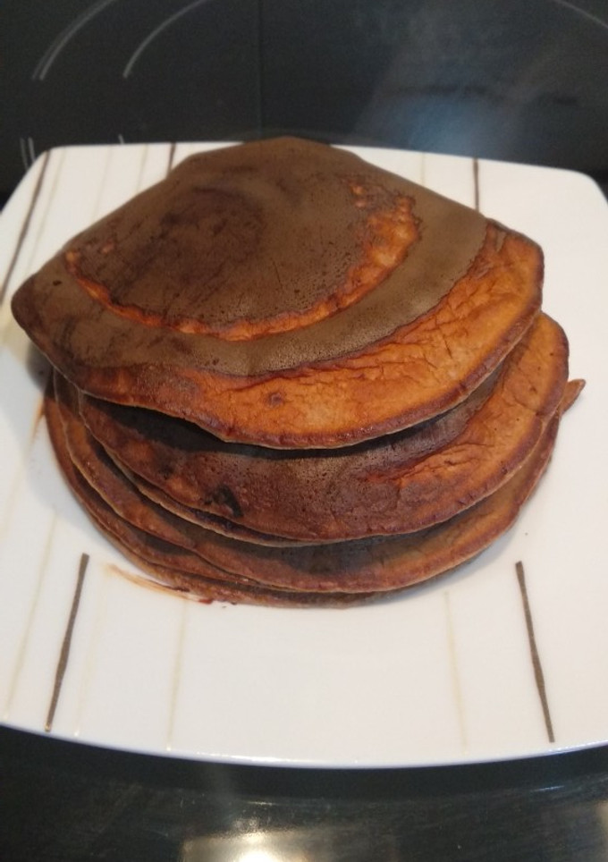 Una foto de Torre de tortitas de claras, avena y plátano