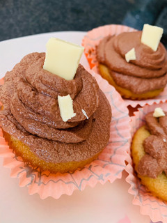 Una foto de Cupcakes de limón y chocolate🧁🧁🧁🧁🍫🍫🍫