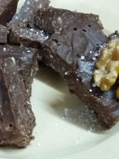 Una foto de Cuadraditos de chocolate y maní 🌰🌰😨😨