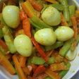 Acar kuning (wortel, timun, telur puyuh)