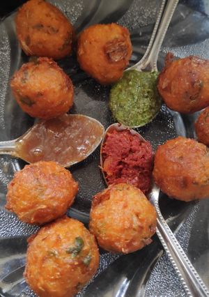 A picture of Crispy Rice Balls.