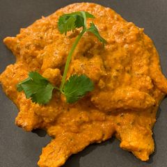 A picture of Turkey or Tofu Tikka Masala.