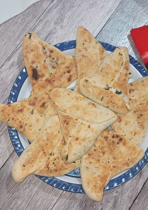 صورة لوصفة مثلثات بحشوة الزعتر