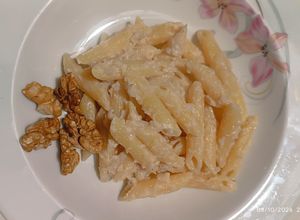 Foto di Cavolfiore con panna e noci insaporito con noce moscata e cannella