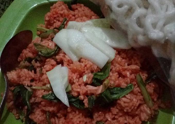 Bagaimana Menyiapkan Nasi goreng ala abang²kaki lima, Bisa Manjain Lidah