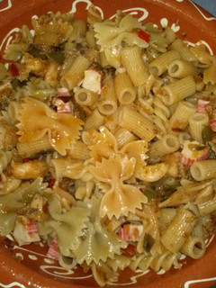 Una foto de Ensalada de pasta variada