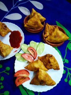 সমোসা (Samosa recipe in Bengali) রেসিপির প্রধান ছবি