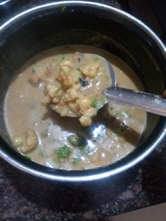 காலிஃப்ளவர் குருமா (Cauliflower kurma recipe in tamil) செய்முறை முக்கிய புகைப்படம்