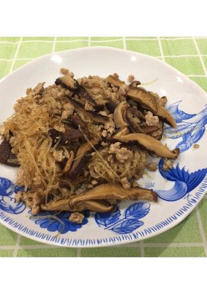รูปของ ผัดวุ้นเส้นเห็ดหอม