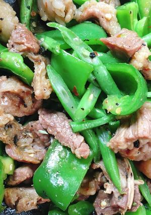 Hình của món Thịt bò xào ớt chuông xanh và đậu ve.
