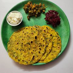 A picture of Methi Thepla.