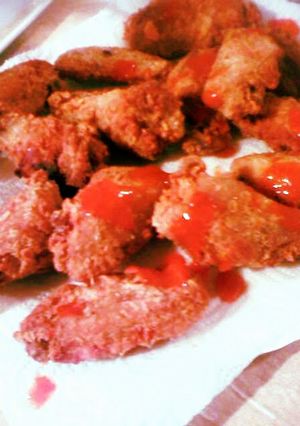 A picture of Juicey j's fried hot wings.