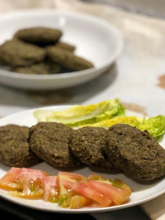Una foto de Falafeles de garbanzos y espinacas