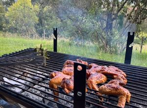 Una foto de Alitas ahumadas a la parrilla (fácil)