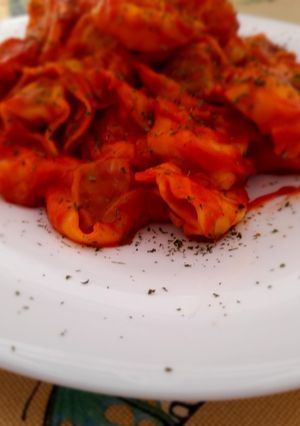 Una foto de Raviolis de carne de ternera con tomate 🍅🍅