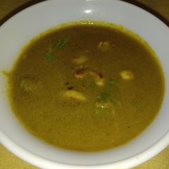 Cashew nuts and Palak curry A picture of Cashew nuts and Palak curry.