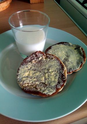 A picture of Vickys Homemade Buttermilk Substitute.