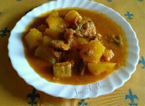 Una foto de 📌Patatas guisadas con costillas de cerdo