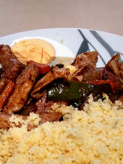 Una foto de Salteado aromático de secreto ibérico en Wok