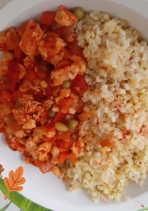 Tavaszi csirkeragú bulgurral recept fotója