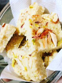 कलाकंद (kalakand recipe in hindi) रेसिपी मुख्य फोटो