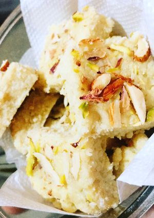 कलाकंद (kalakand recipe in hindi) रेसिपी मुख्य फोटो