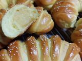 Cornuri cu cremă de vanilie și ciocolată