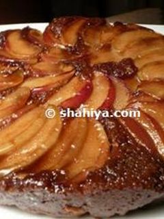 صورة لوصفة طريقة عمل كيك التفاح المقلوبة