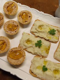 Una foto de Brandada de bacalao sobre pan