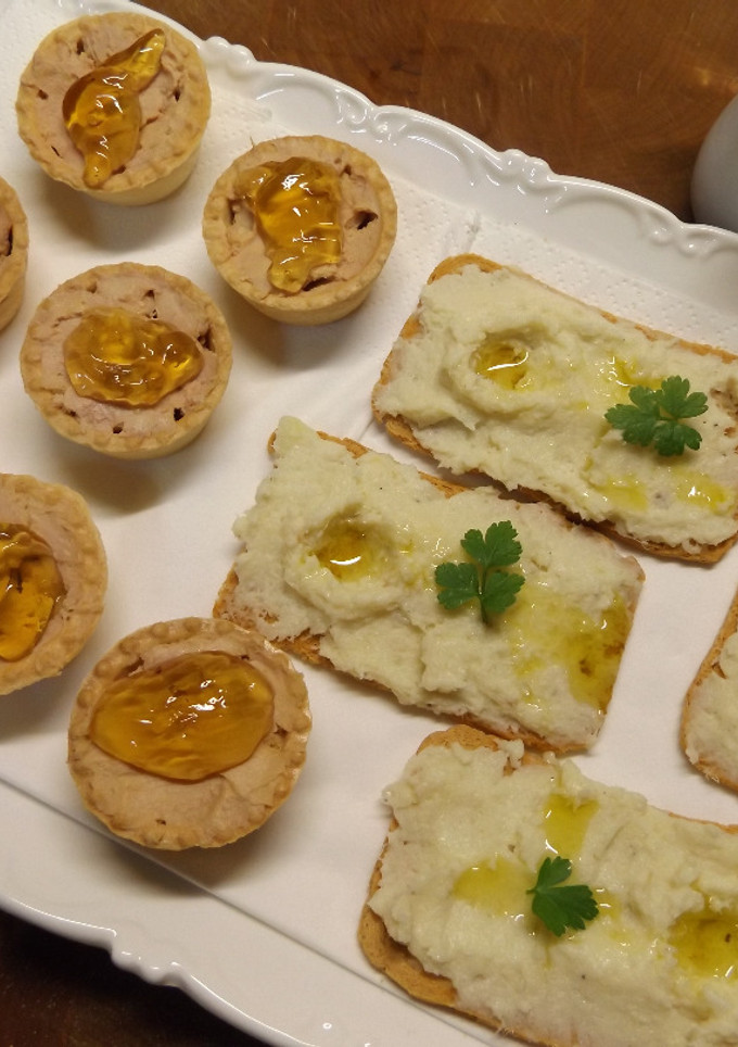 Una foto de Brandada de bacalao sobre pan