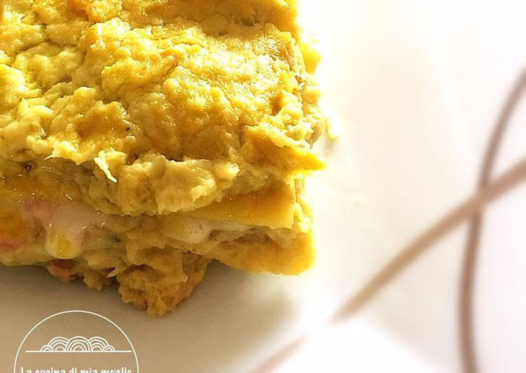 Lasagna con crema di verza e Certosa ai formaggi prosciutto cotto e provola di agerola campana