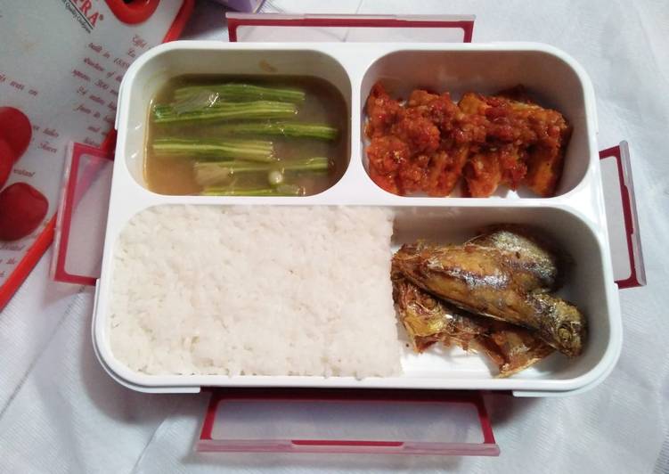 Ikan kembung goreng: bekal makan siang