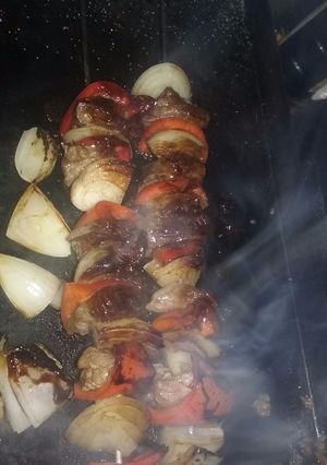 Una foto de Brochetas con salsa teriyaki