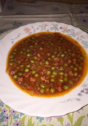 Una foto de Guisantes con jamón
