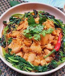 thịt đùi heo luộc