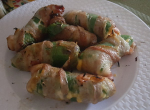 Una foto de Jalapeños con Tocino Rellenos de Queso