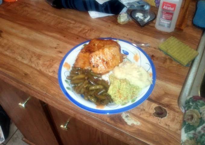 my yummy tummy chops and green beans