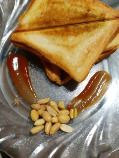 આલુ મટર ટોસ્ટ સેન્ડવીચ (Aloo Matar Toast Sandwich Recipe In Gujarati) રેસીપી મુખ્ય ફોટો