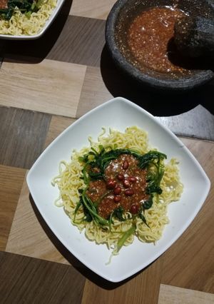 Foto resep Rujak Mie Kangkung Khas Betawi