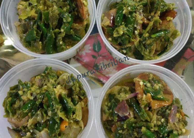 Recipe: Yummy Sambel ijo ala2 padang titip jengkol