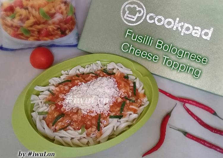 Bagaimana Membuat Fusilli Bolognese Cheese Topping (Homemade) yang Enak